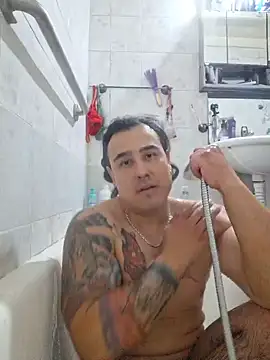 Snapshot of Rueditasss chatting on 07-14-26, 01:38 Rueditasss online show from 07-14-26, 01:38