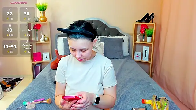 ChloeBrut online show from 11-14-25, 12:36