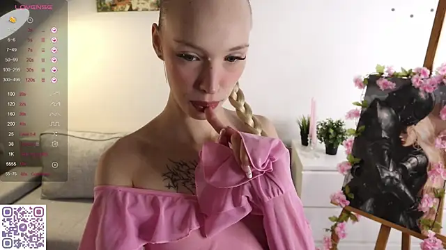 Snapshot of Grace_Glend chatting on 07-16-26, 10:18 Grace Glend online show from 07-16-26, 10:18