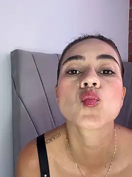 valentina herrrera online show from 11-05-25, 03:59