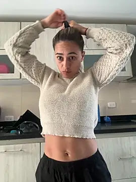 valentina herrrera online show from 10-27-25, 08:43