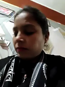 Anshika1431 online show from 12-04-25, 03:16