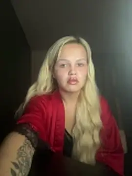 Snapshot of CherryXOX- chatting on 10-23-25, 10:41 CherryXOX- online show from 10-23-25, 10:41