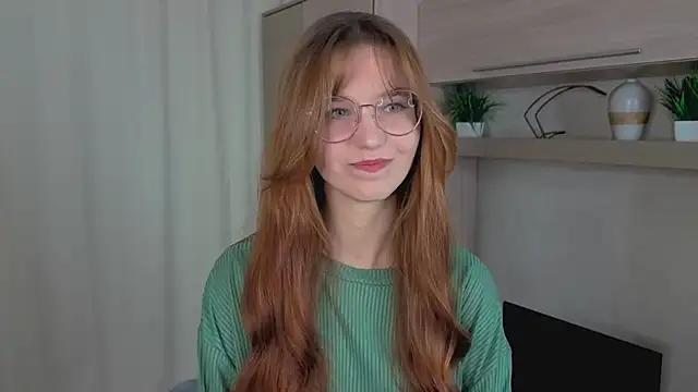 RachelColli online show from 11-17-25, 01:37