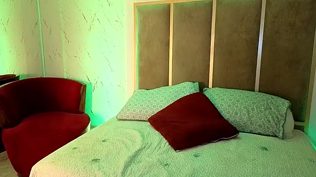 Elizabeth bennett 6 online show from 10-30-25, 11:52