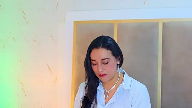 Elizabeth bennett 6 online show from 10-25-25, 12:04