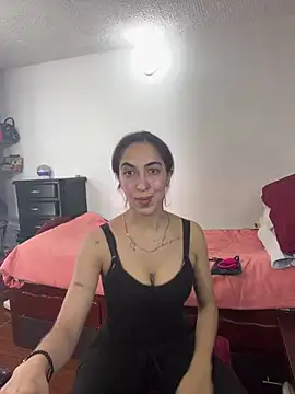 MariamGray1 online show from 05-05-26, 06:27