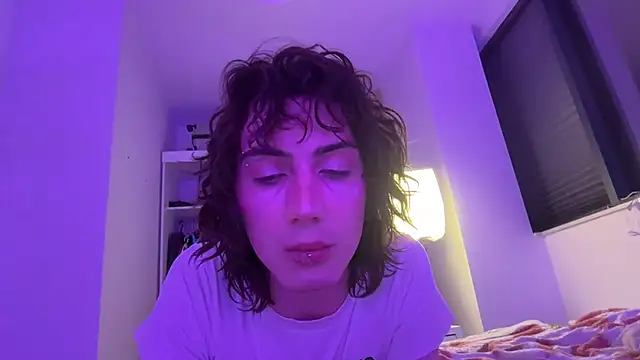 kira yoshika9e online show from 04-19-26, 01:39