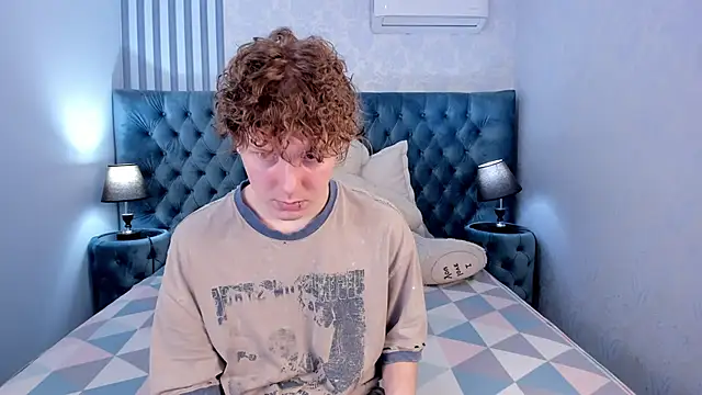 Snapshot of KevinMilky chatting on 03-14-26, 06:52 KevinMilky online show from 03-14-26, 06:52