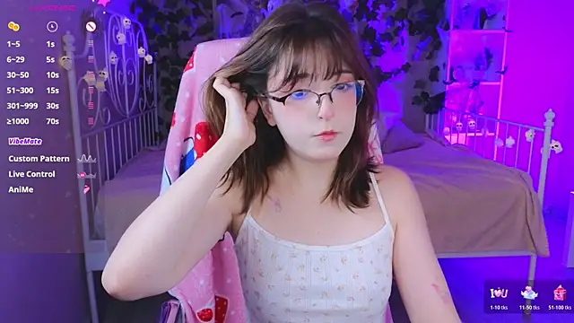 Soffi Toffi online show from 10-28-25, 03:11