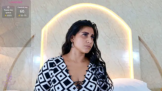 Snapshot of Antonella_Russo1 chatting on 05-21-26, 01:30 Antonella Russo1 online show from 05-21-26, 01:30