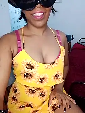 Kavee Girl0 online show from 05-15-26, 04:27