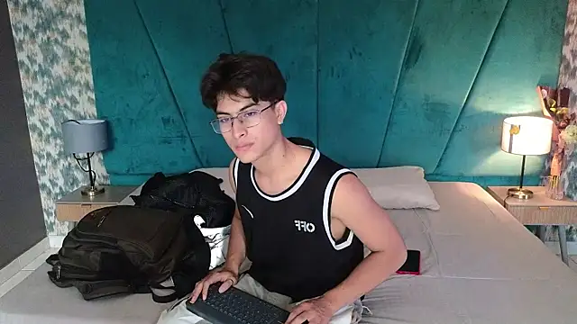 Aaron Eze online show from 02-26-26, 08:31