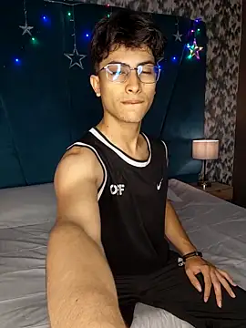 Aaron Eze online show from 12-20-25, 10:45