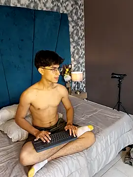 Aaron Eze online show from 02-16-26, 08:40