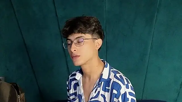 Aaron Eze online show from 11-20-25, 09:04