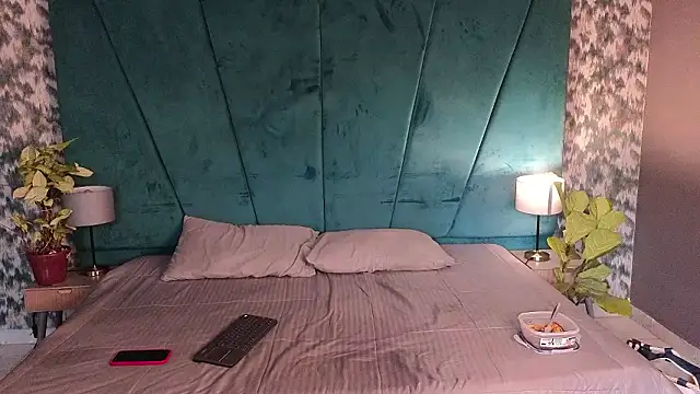 Aaron Eze online show from 03-09-26, 01:03