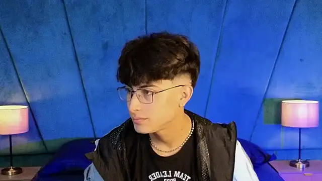 Aaron Eze online show from 11-26-25, 10:32