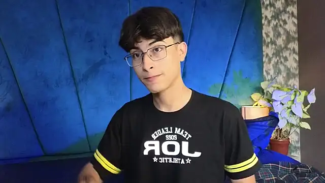 Aaron Eze online show from 11-16-25, 08:24