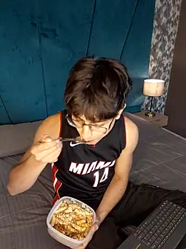 Aaron Eze online show from 03-10-26, 12:42