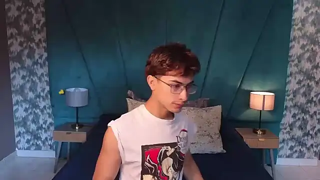 Aaron Eze online show from 06-30-26, 01:11