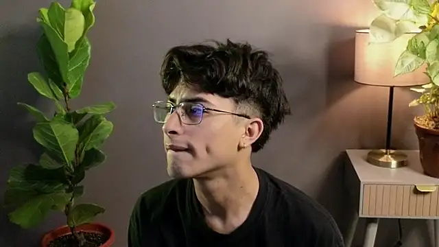 Aaron Eze online show from 11-17-25, 09:19