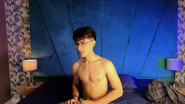 Aaron Eze online show from 11-15-25, 09:08