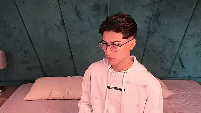 Aaron Eze online show from 03-31-26, 12:29