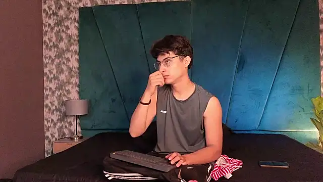 Aaron Eze online show from 01-18-26, 09:07