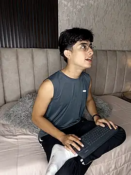 Aaron Eze online show from 01-06-26, 07:29