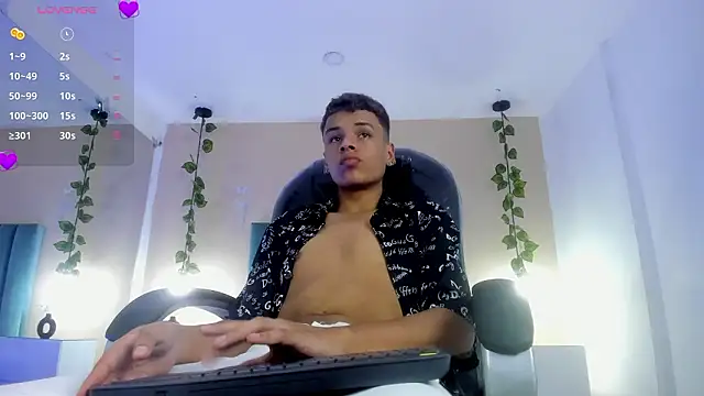 Xavier Fox    online show from 02-20-26, 08:11