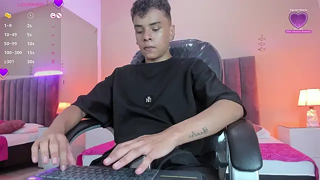 Xavier Fox    online show from 02-21-26, 08:33