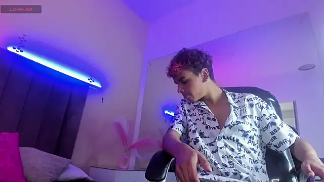 Xavier Fox    online show from 02-15-26, 01:54