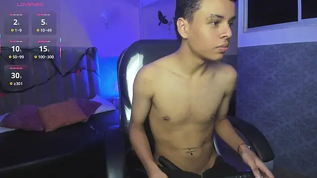 Xavier Fox    online show from 11-04-25, 03:54