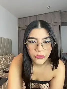 Julietalcl online show from 04-20-26, 07:48