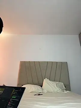 Julietalcl online show from 02-22-26, 06:20