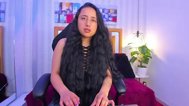 Samanta Fischer online show from 12-20-25, 11:35