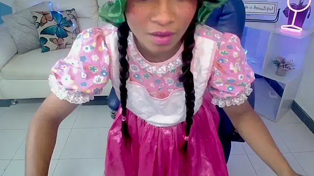 Miagreys1 online show from 10-31-25, 11:51