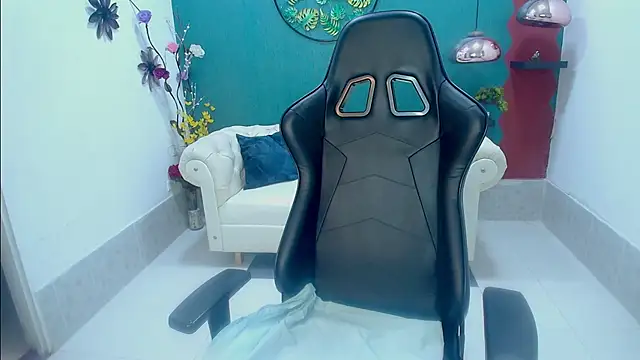 Miagreys1 online show from 11-30-25, 11:22