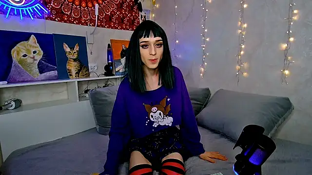 whoalexxa online show from 11-24-25, 01:22