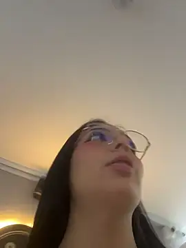 michelle cutee  online show from 06-25-26, 07:41