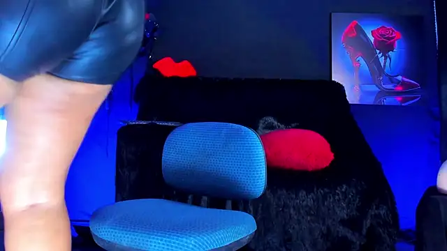 SharonnStones online show from 04-11-26, 08:56