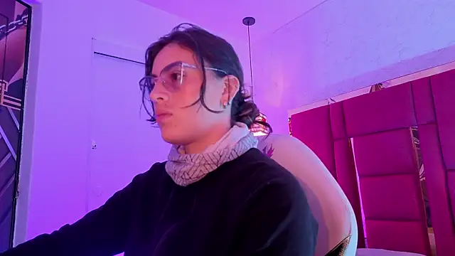 Snapshot of moon_winy chatting on 07-05-26, 11:50 moon winy online show from 07-05-26, 11:50