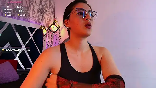 moon winy online show from 05-11-26, 04:15