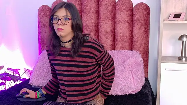 Lullaby Charade online show from 11-24-25, 01:00