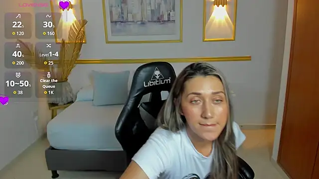 karlyy  online show from 11-20-25, 07:25