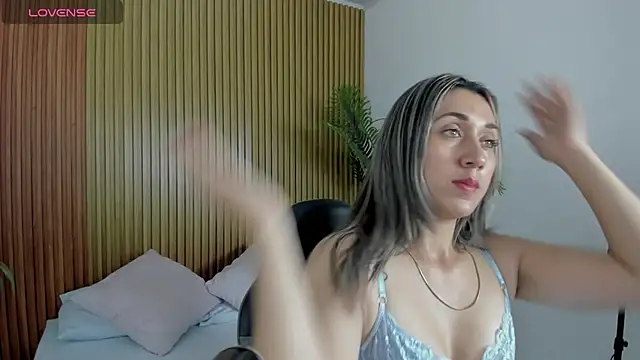 karlyy  online show from 11-26-25, 02:11