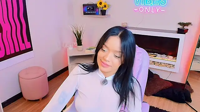 Snapshot of Miss_koko_ chatting on 07-11-26, 03:18 Miss koko online show from 07-11-26, 03:18