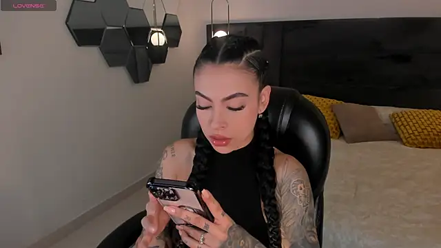 ChristineFord  online show from 07-05-26, 11:39