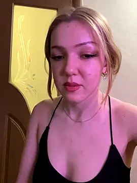 Snapshot of AlexandraXKitty chatting on 11-17-25, 12:36 AlexandraXKitty online show from 11-17-25, 12:36